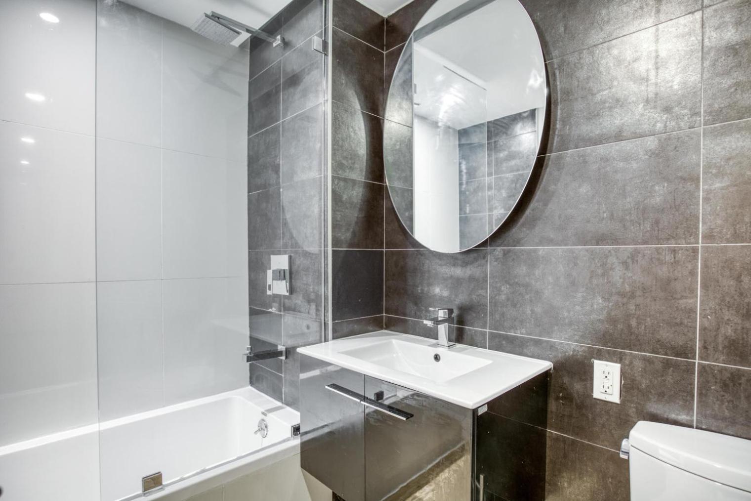Downtown Bk 1br W Roof Gym Nr Train Nyc-698 Apartamento